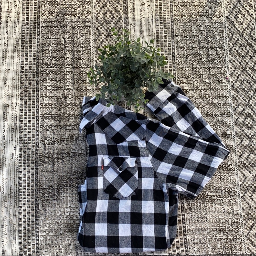 🔥LEVI’S BEST🔥 Button Down